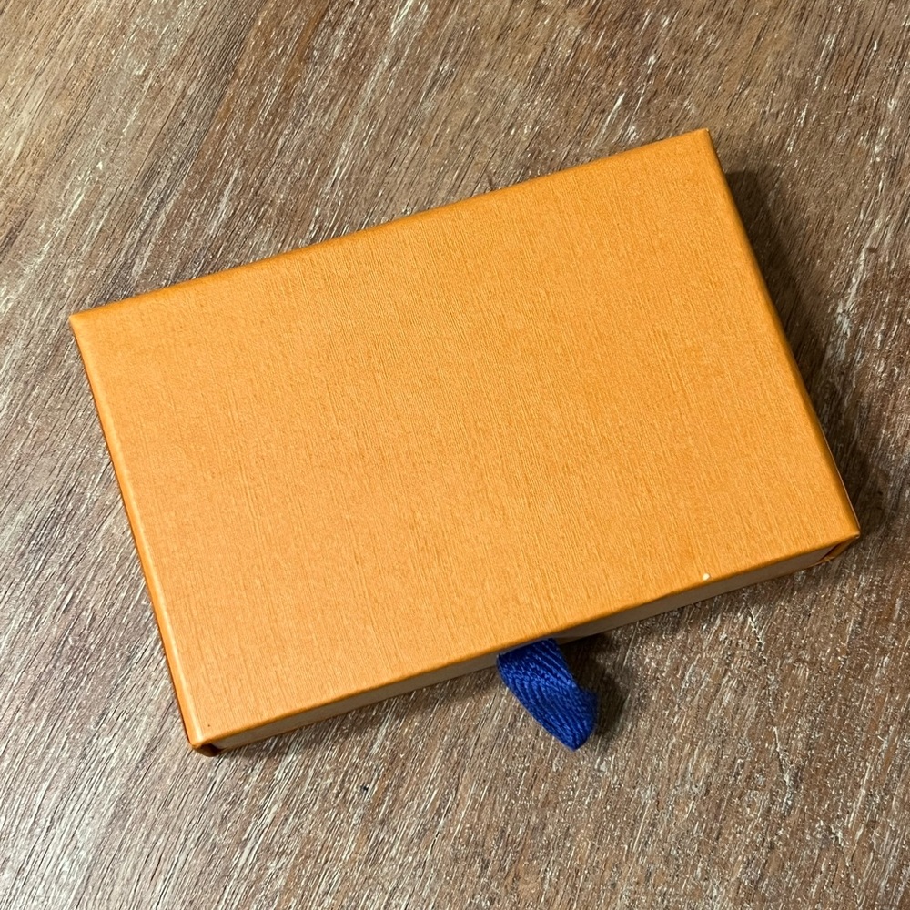Louis Vuitton Gift Box - Picture 3 of 3